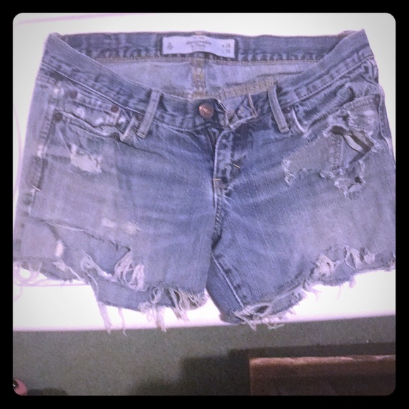 Torn shorts - Picture 1 of 2